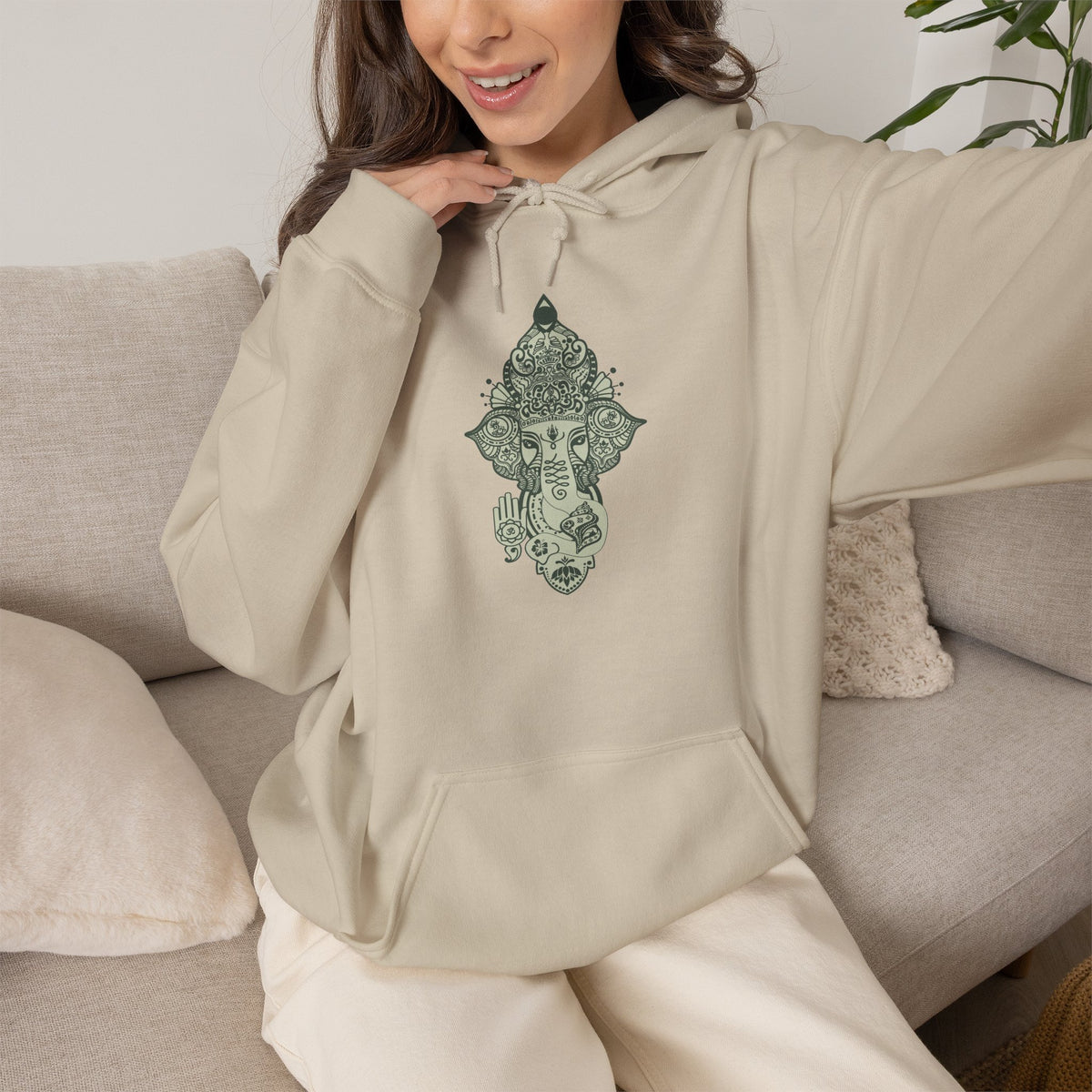 Shri Ganesha - Unisex Heavy Blend™ Hooded Sweatshirt